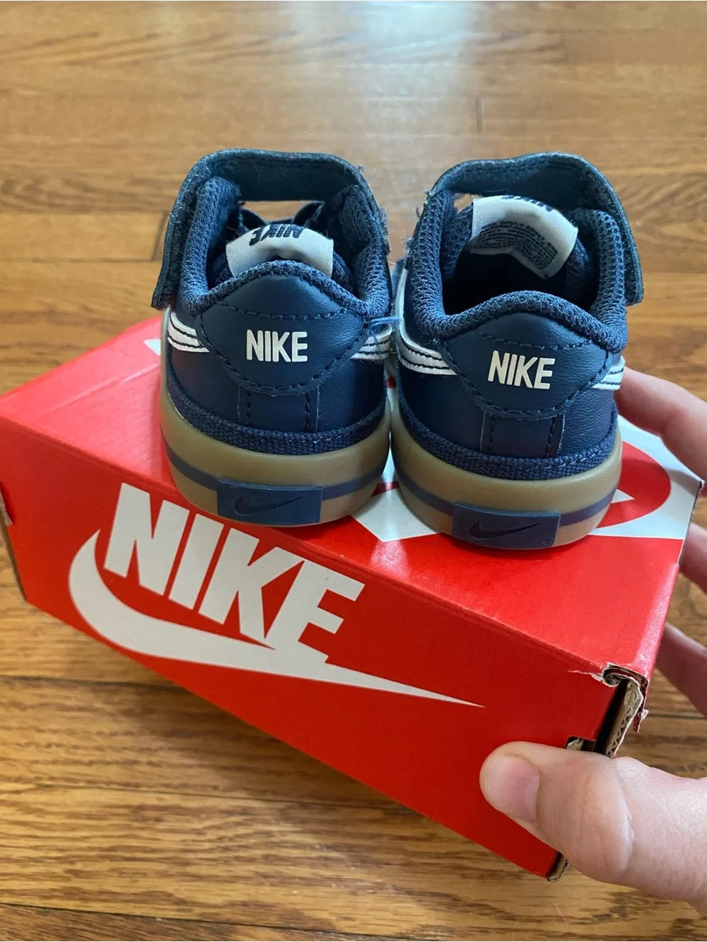Nike Court Legacy